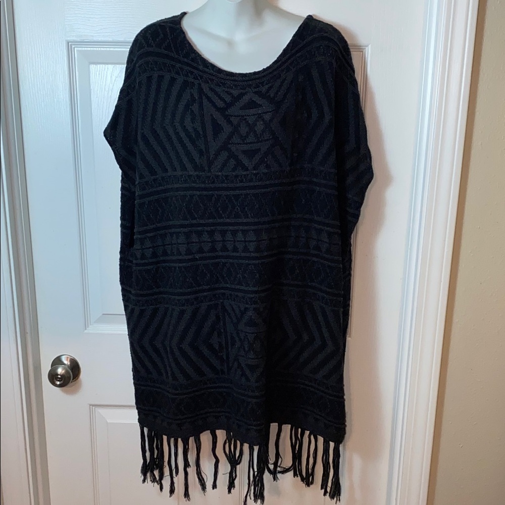 Eight Eight Eight Black Fringe Sweater Poncho Size Large Knit 100% Cotton